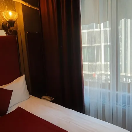 Hotell Kaya-royal-hotel Beyazit Tea And Coffee Are Complimentary And Available 24-7 On Our Sea View Terrace Restaurant Istanbul