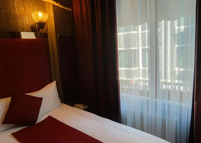 Otel Kaya-royal-hotel Beyazit Tea And Coffee Are Complimentary And Available 24-7 On Our Sea View Terrace Restaurant İstanbul