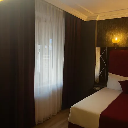 Hotel Kaya-royal-hotel Beyazit Tea And Coffee Are Complimentary And Available 24-7 On Our Sea View Terrace Restaurant Istanbul